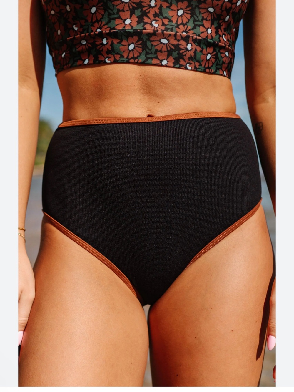 NWOT Livy & Kate BLACK HIGH WAISTED PIPED BOTTOMS Sz M